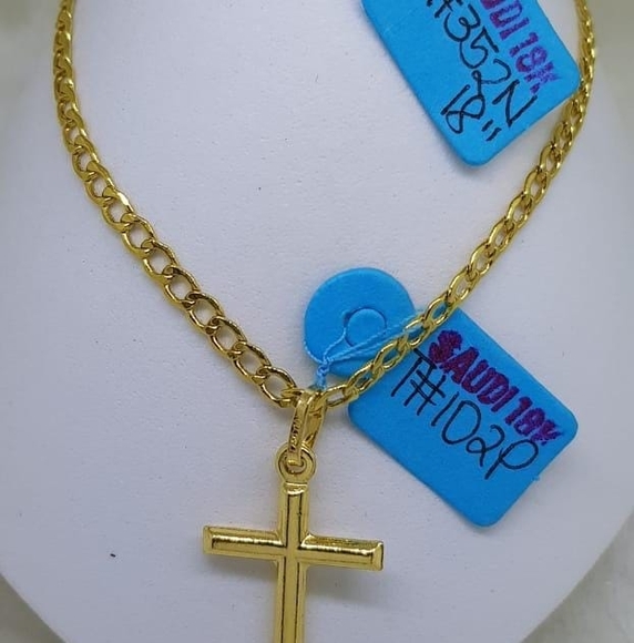 Meet the Posher Other - Meet your Posher, Denise